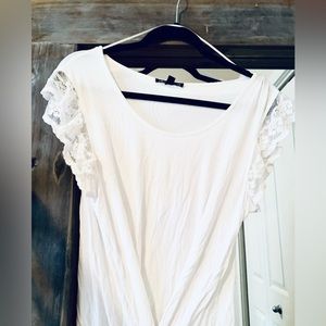 Lace sleeves white cotton tee shirt